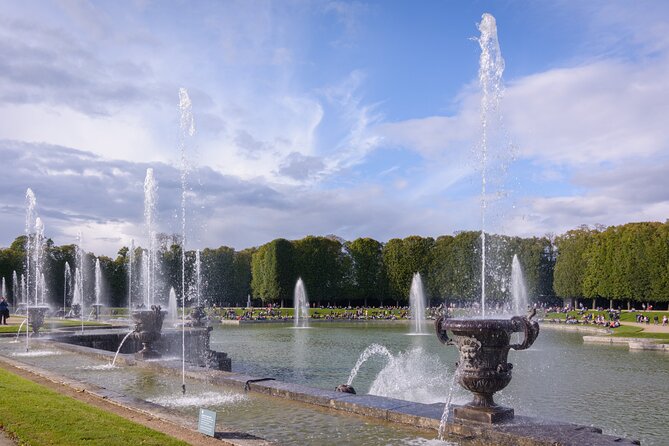 Versailles: Full Day Tour & Shuttle from Paris - Crowds, delays, and the risk of lost time