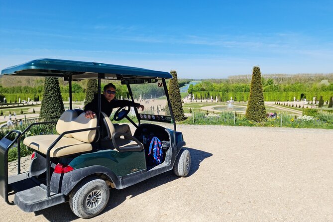Versailles Golfcart & Bike Guided Tour: Gardens Hamlet Fountains - Entering the palace after the outdoor tour