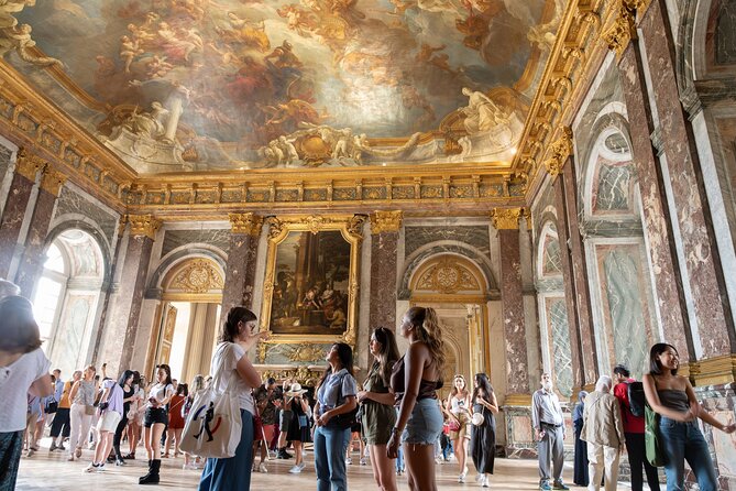 Versailles Palace and Gardens Tour from Paris - The formal gardens and the choice to stay longer