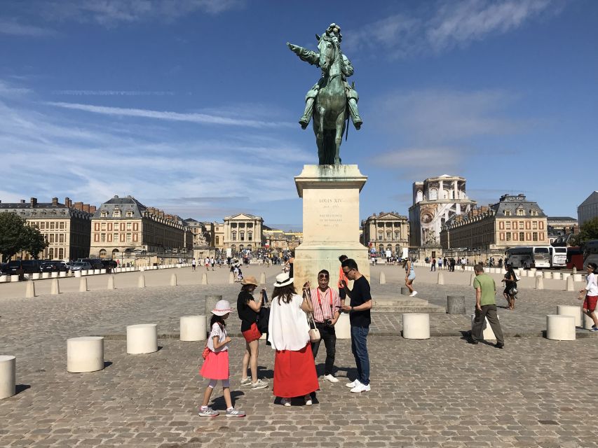 Versailles: Palace Guided Tour with Skip-the-Line Ticket - Why a guide helps inside Versailles