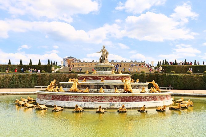 Versailles Palace & Marie-Antoinette's Estate Guided Tour - Guide quality and the small-group experience