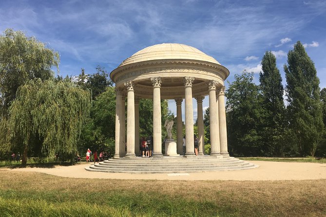 Versailles Palace & Marie-Antoinette's Estate Private Guided Tour with Lunch - Petit Trianon and Marie Antoinette’s retreat