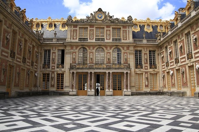 Versailles Palace & Marie-Antoinette's Estate Private Guided Tour with Lunch - The ride from Paris to Versailles