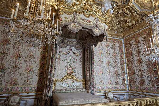 Versailles Palace Private Tour from Paris/skip-the-line ticket - Walking through André le Nôtre’s formal gardens