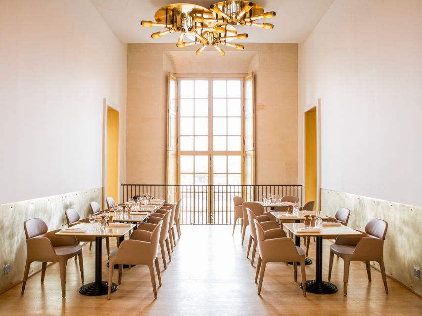 Versailles Palace Skip-the-Line Entrance and Breakfast - The gardens and Trianon cost extra