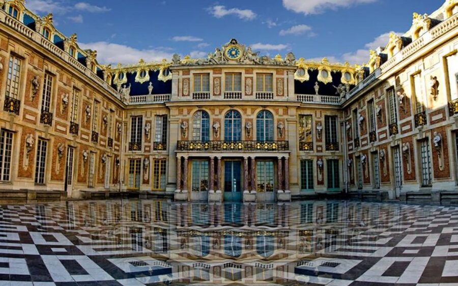 Versailles: Private Family Tour of Palace w/ Reserved Entry - Why this Versailles tour works for families