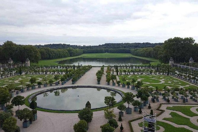 Versailles Royal Palace & Gardens Private Tour by Golf Cart - What a private historian guide adds