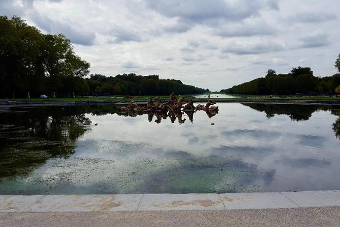 Versailles Royal Palace & Gardens Private Tour by Golf Cart - The driving rule you must understand