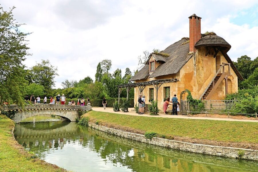 Versailles: Skip-the-Line Guided Palace Tour and Full Access - What the $88 price buys you
