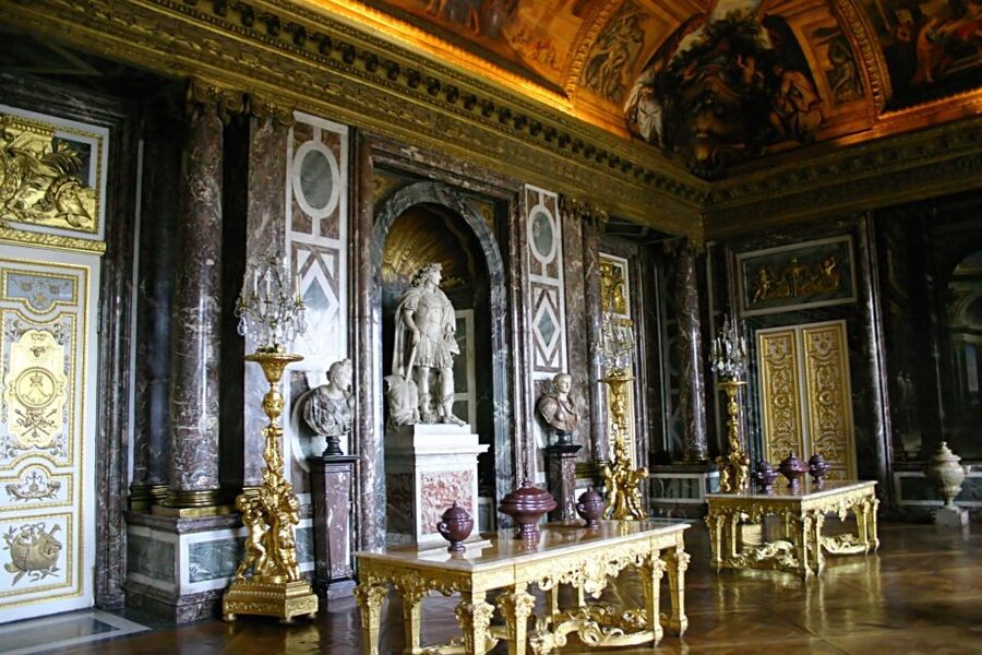 Versailles: Skip-the-Line Guided Tour of Palace with Gardens - Grand Trianon and Petit Trianon