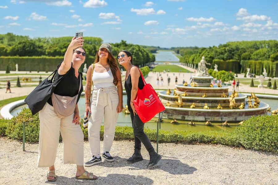 Versailles: Skip-the-Line Guided Tour of Palace with Gardens - Queen’s Hamlet and the limits of the route
