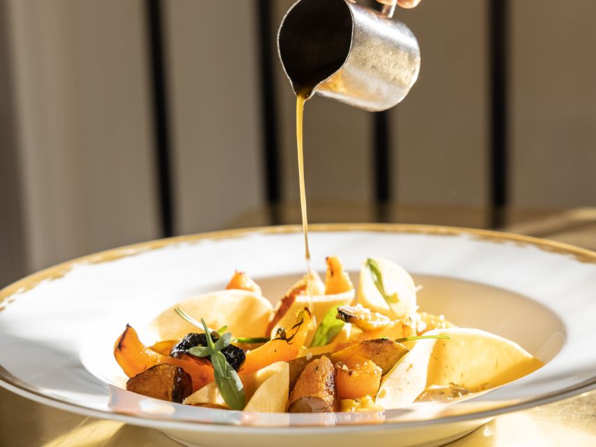 Versailles: Skip-the-Line Palace Entry Ticket & Lunch at Ore - Ore at Pavillon Dufour gives lunch a palace view