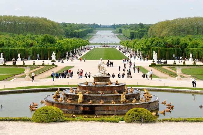 Versailles Timed Entrance Ticket and Giverny Small Group Day Trip from Paris - Lunch is not included, so plan for flexibility
