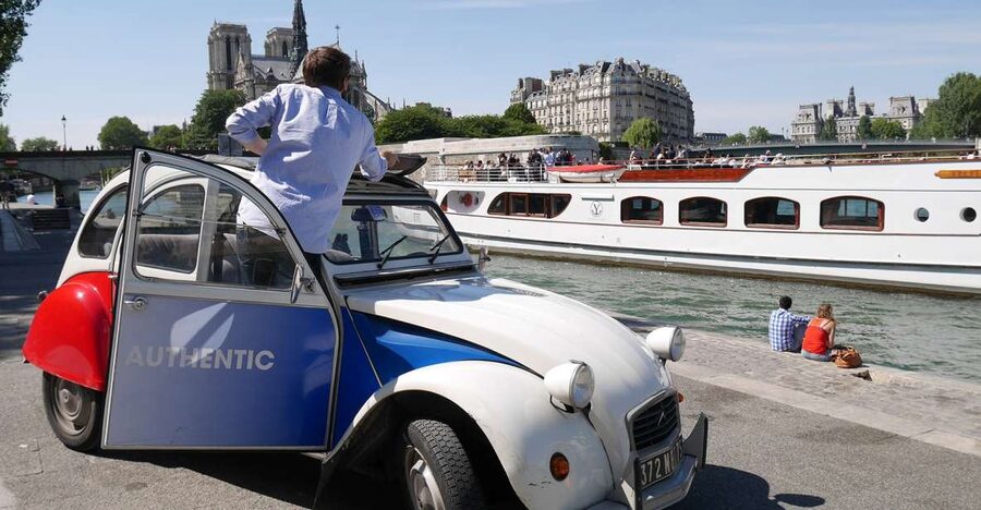 Vintage 2CV tour + Cruise - Why the 2CV makes Paris sightseeing different