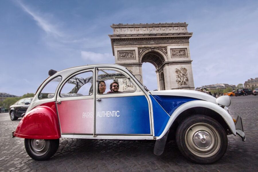 Vintage 2CV tour + Cruise - Leaving your hotel for the grand boulevards