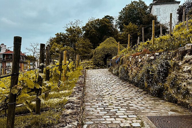 Walking Tour in Montmartre with a guide - Why this short walk works in Montmartre