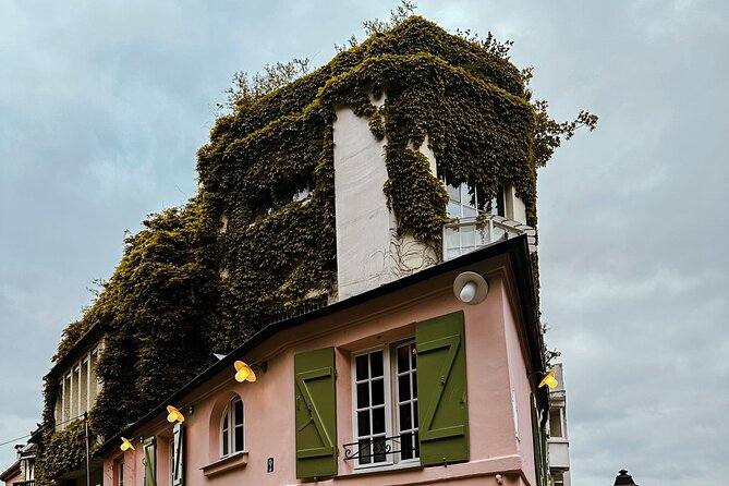 Walking Tour in Montmartre with a guide - Starting at the Wall of Love near Abbesses