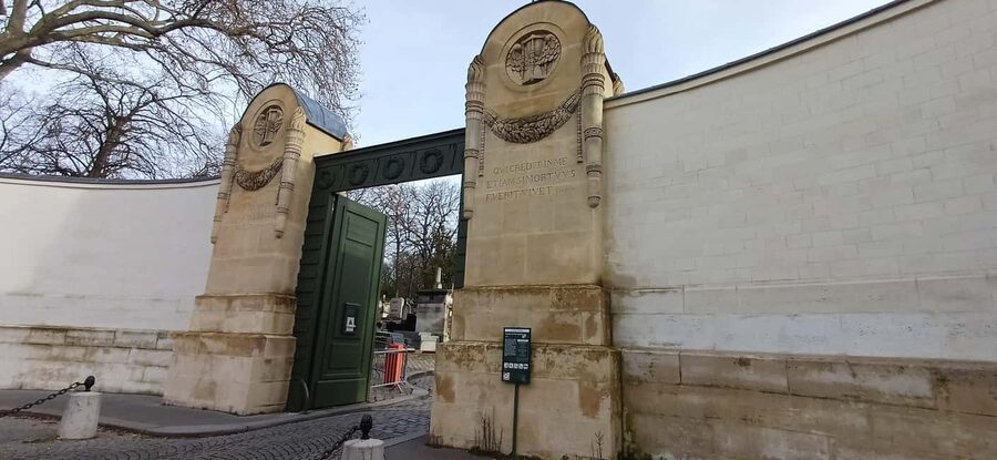 Who Killed Victor ? Escape Game at Père Lachaise Cemetery - Why Père Lachaise makes a fine detective office