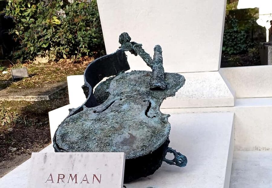 Who Killed Victor ? Escape Game at Père Lachaise Cemetery - Stories beyond the usual Paris cemetery checklist
