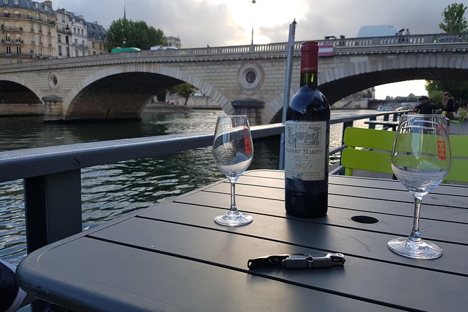 Wine tasting Paris Saint Germain des Pres - Blind tasting without the wine-school pressure