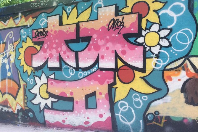 Workshop Graffiti Mural - Group Size and Language Matter