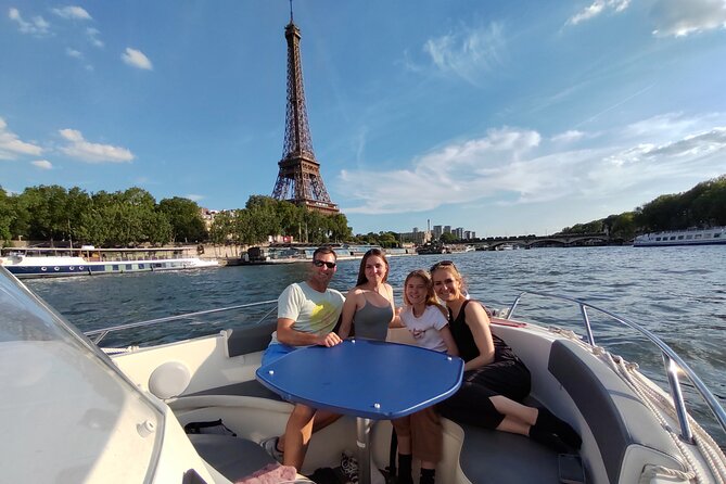 Your Private boat Captain Guide Explore Historical Paris - The Statue of Liberty and the Eiffel Tower